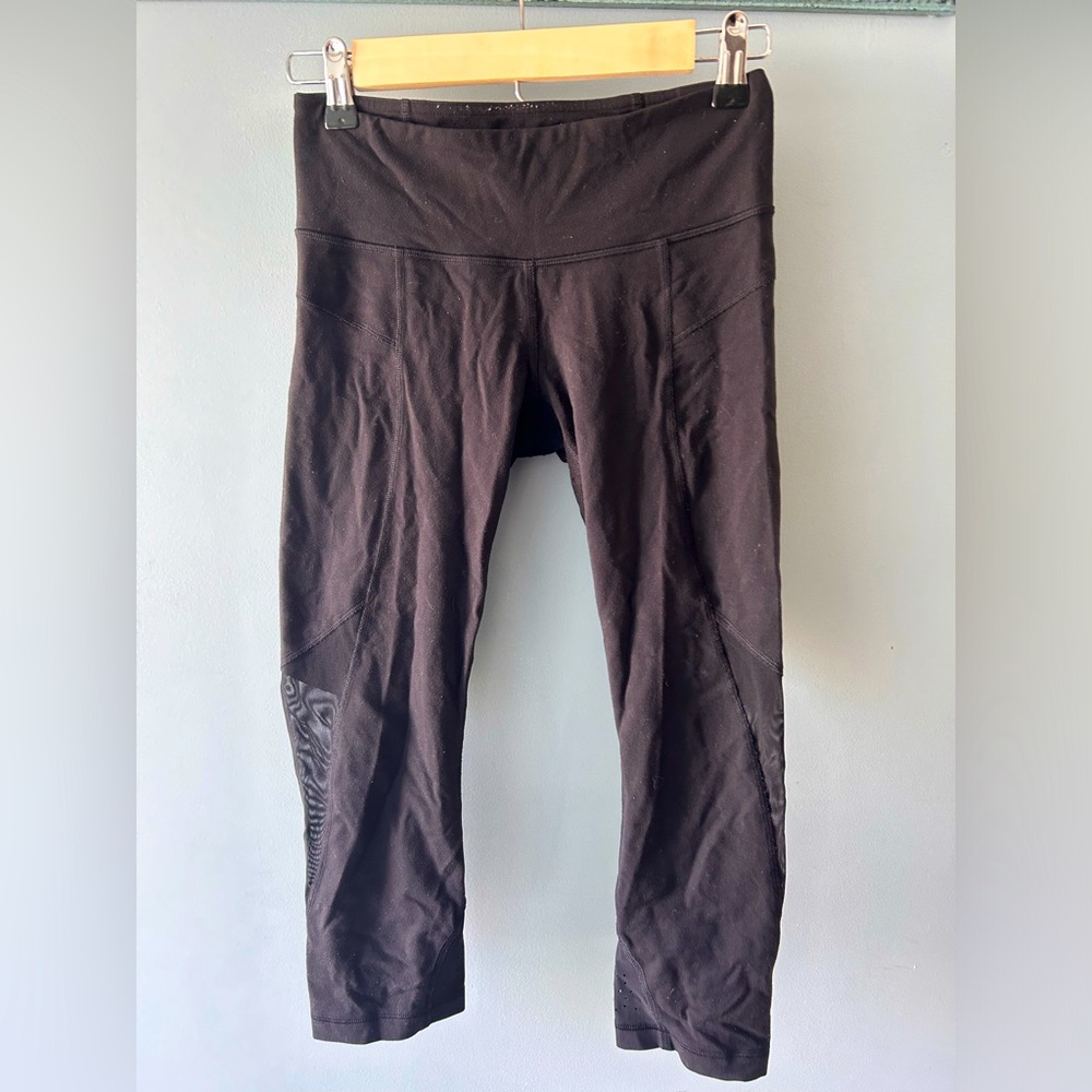 Lululemon leggings size 4 cropped
